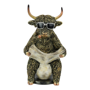 Highland Cow Reading on Toilet (approx. 21cm)