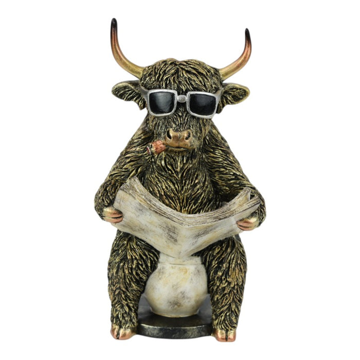 Highland Cow Reading on Toilet (approx. 21cm)