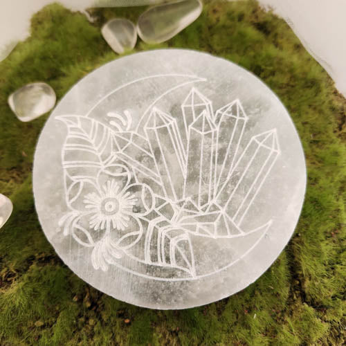 Crescent Moon with Flowers & Points Selenite Charging Plate (assorted. approx. 10cm diameter). approx.
