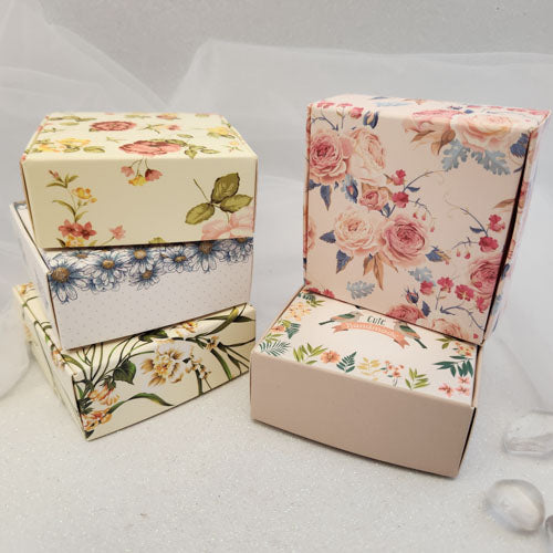 Gorgeous Gift Box (cardboard. assorted designs. approx. 7.5x7.5x3cm)