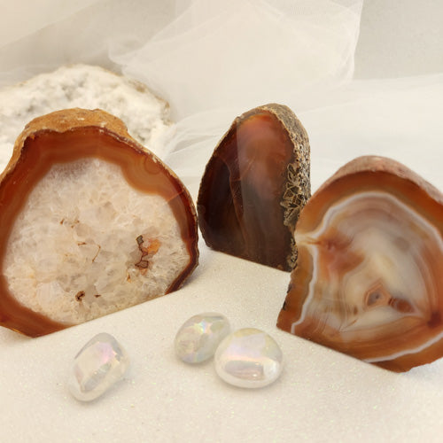 Carnelian/Agate Polished Geode (assorted. approx. 7.5-8.6x5.5-10cm)