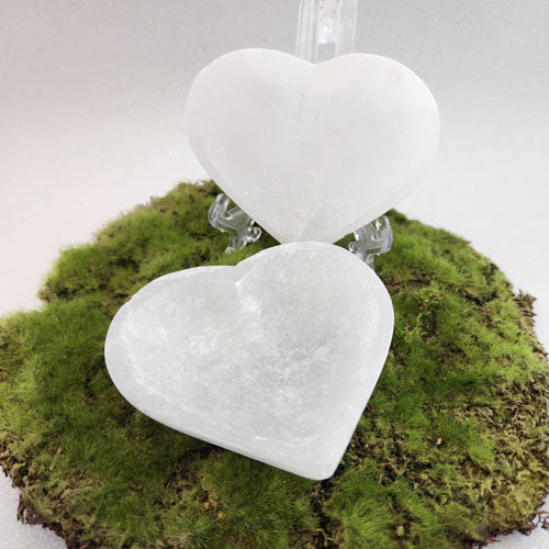 Selenite Heart Dish (assorted. approx. 6.8-7.5x7.5-7.6cm)