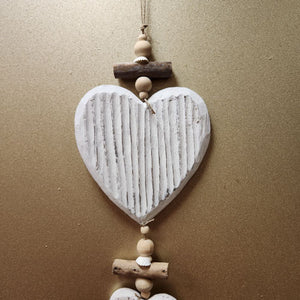 Hanging 3 Whitewash Hearts with Driftwood