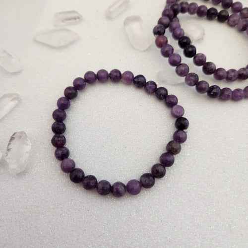 Lepidolite Bracelet (assorted. approx. 6.5mm round beads)