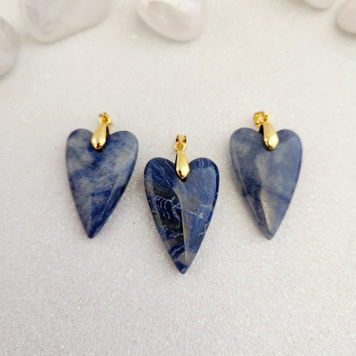 Blue Aventurine Heart Pendant (assorted. gold metal)