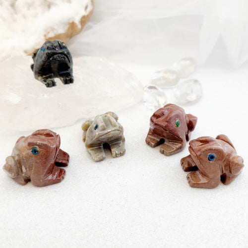 Soapstone Frog (assorted. approx. 2.4x2.5x2.9cm)