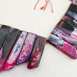 Magenta Dyed Agate Strand of Graduated Flat Beads