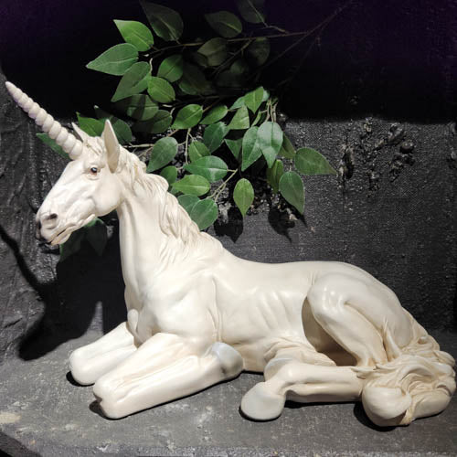 Resting Unicorn Ornament (approx. 46 x 33 x23cm)