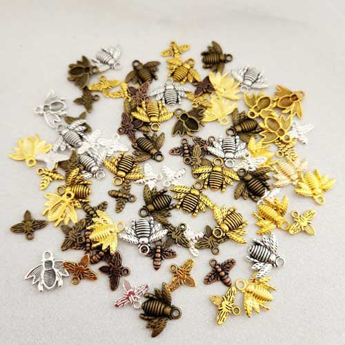 Bee Charm/Pendant (alloy. assorted designs/colours)