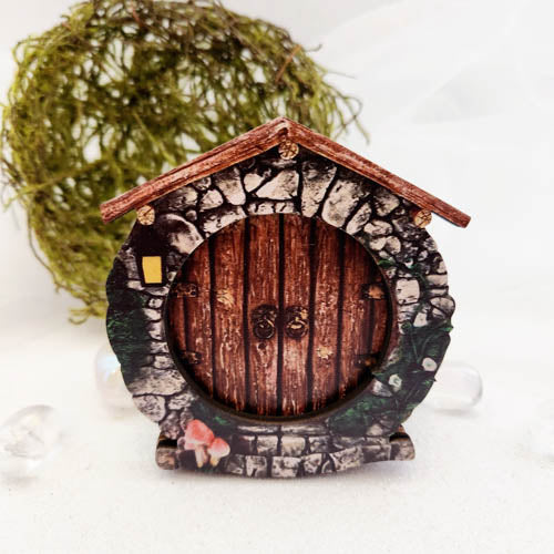 Round Fairy Garden Door (approx. 10x9cm)