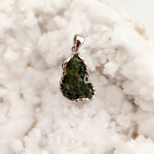 Moldavite Wrapped Pendant (sterling silver. approx.3.8gr total weight. cert. 1033)
