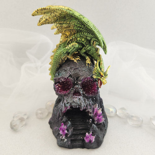 Dragon on Skull (Led light up (approx. 18cm. AAA batteries included)