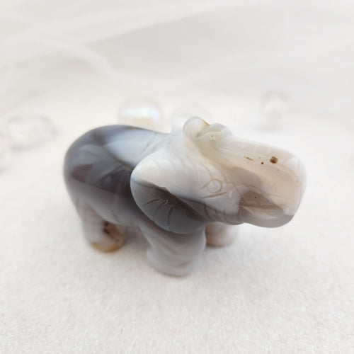 Agate Elephant (assorted. approx. 5.2x7.6x3.2cm)