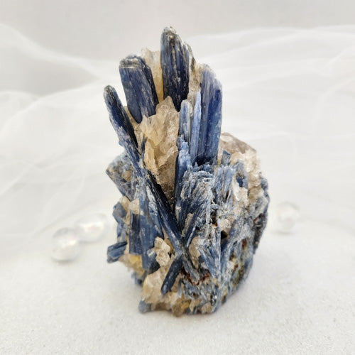 Blue Kyanite with Quartz Specimen (approx. 12.1x8.7cm)