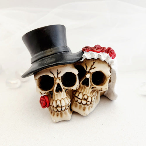 Newly Wed Skulls (approx. 13cm)