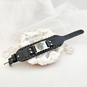 Wolf Leather & Pewter Look Bracelet