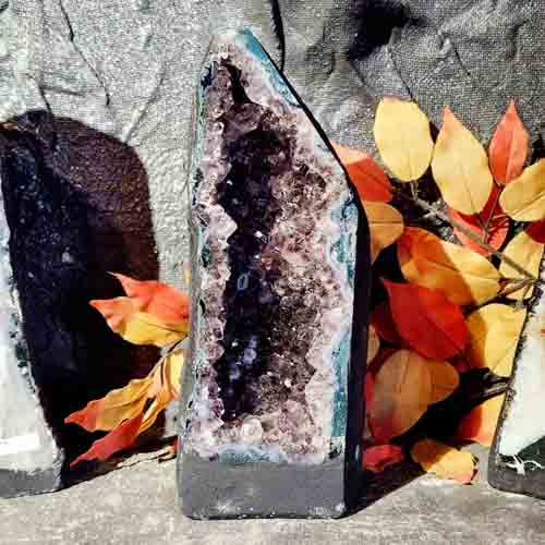 Amethyst Geode (approx. 29x11.5x11cm & approx. 4 kilos)