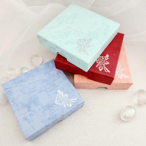 Gift Box with Rose Design (lined. assorted colours. approx. 9x9x2cm)