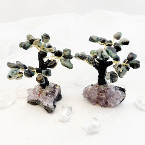 Emerald Crystal Tree on Cluster (assorted. approx. 10-12x8.9-9.7cm)