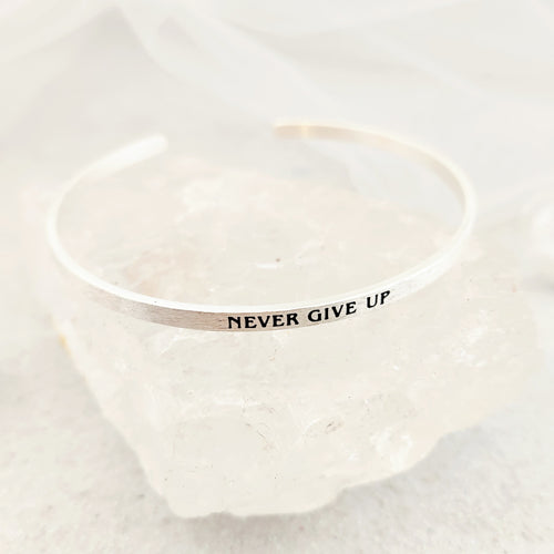 Never Give Up Bracelet (silver colour)