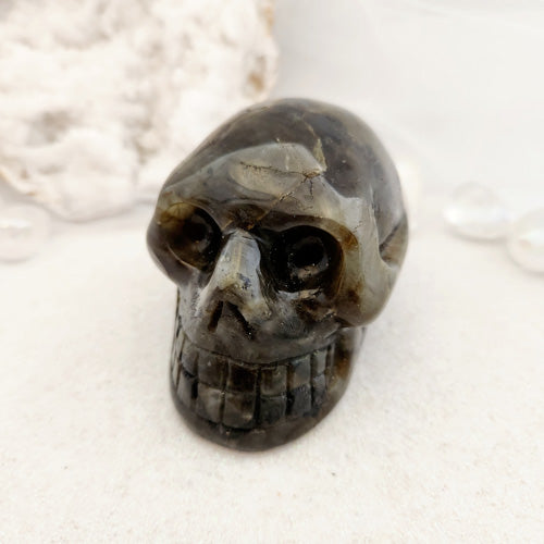 Labradorite Skull (approx. 5.7x5.9x8.3cm)