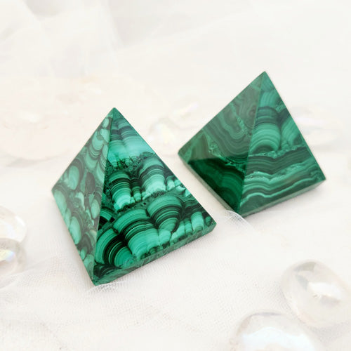 Assembled & Possibly Dyed Malachite Pyramid (assorted. approx. 5.1-5.3x5.3-5.5cm)