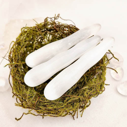 Selenite Twist Wand Rounded at Both Ends (assorted. approx. 12-12.4x2.2-2.3cm)