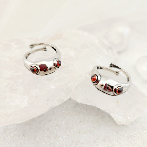 Cute As Frog Ring (sterling silver. adjustable. glass eyes)