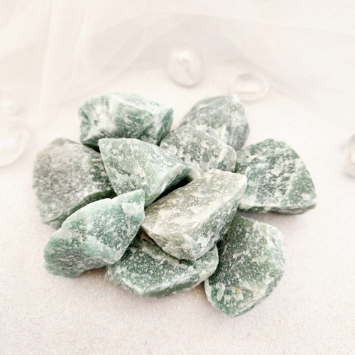 Green Aventurine Rough Rock (assorted. approx. 3.9-7.8x2.7-6.1cm)