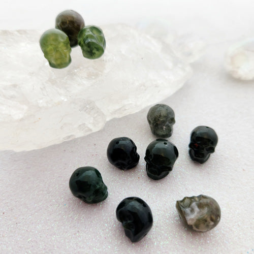 Moss Agate Skull Bead (assorted. approx. 7x10mm)