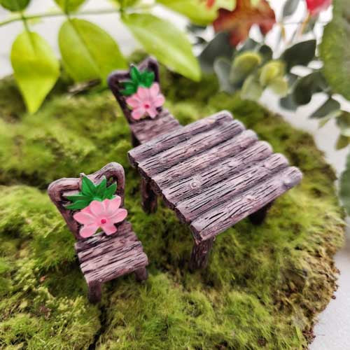 Fairy Garden/Dolls House Tiny Table & Chairs (3 pieces. approx. 3.5x4.5cm)