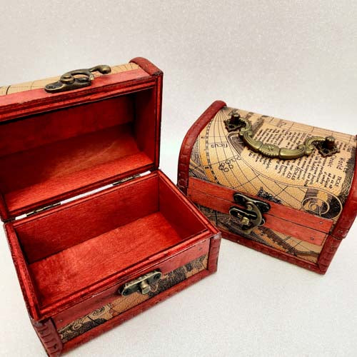 Map Treasure Chest (approx. 9x11.9x9cm)