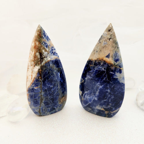 Sodalite Flame (assorted. approx. 9.7x4.2-4.7cm)