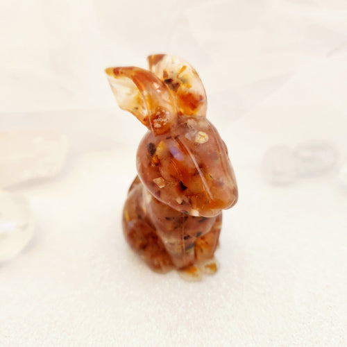 Carnelian Chips in Resin Rabbit (assorted. approx. 7.6x4cm)