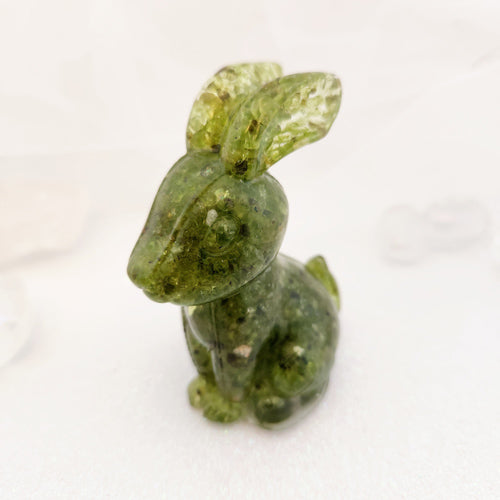 Peridot Chips in Resin Rabbit (assorted. approx. 7.6x4cm)