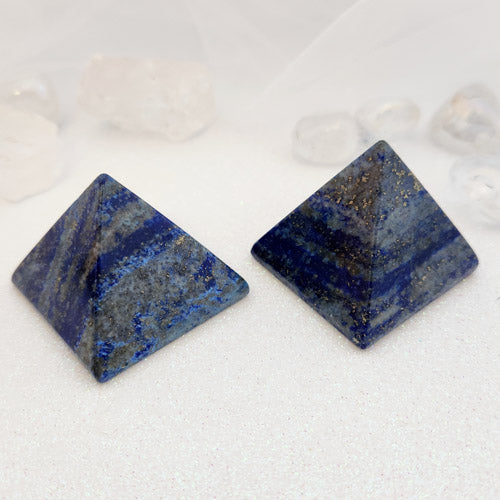 Lapis Pyramid (assorted. approx. 3.5-3.8x4.2-4.3cm)