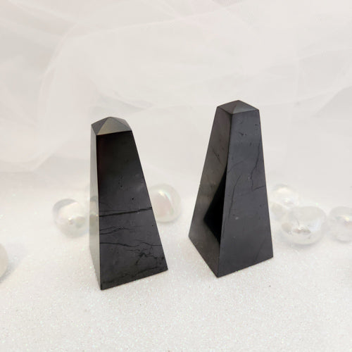 Shungite Obelisk (assorted. approx. 7.2-7.5x3.2-3.3cm)