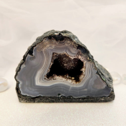 Amethyst Geode (approx. 9.5x14x9.8cm)