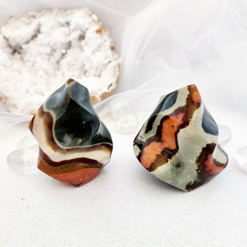 Polychrome Jasper Flame (assorted. approx. 6.4-6.9x5.4-6.4cm)