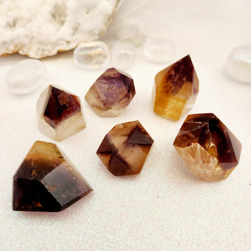 Super Seven Polished Point (assorted. approx. 2-3.5x2.6-3.6x1.8-2.8cm)