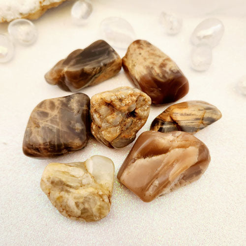 Moonstone Polished Free Form (assorted. approx. 4-5x3-3.5cm)