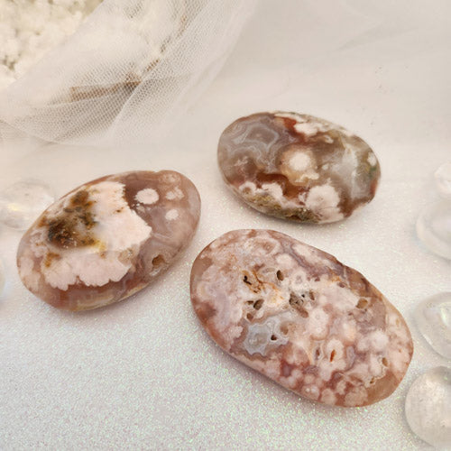 Blossom aka Flower Agate Palm Stone (assorted. approx. 6.2-7.4x4.1-4.cm)