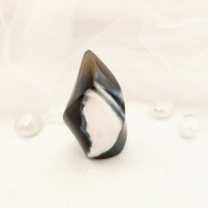 Orca Agate Flame (approx. 8x4.5cm)