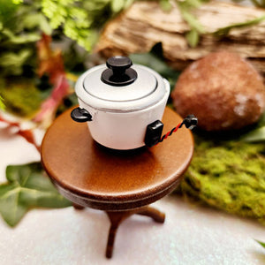 Rice Cooker for Fairy Garden/Dolls House (approx. 2.8x4.2cm)