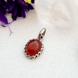 Carnelian Oval Pendant w. Filigree Setting