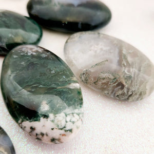 Moss Agate Palm Stone