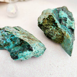 Chrysocolla Rough Rock (assorted. approx. 6.2-6.8x4.5-5.2cm)