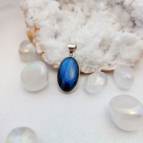 Labradorite Oval Pendant (sterling silver)