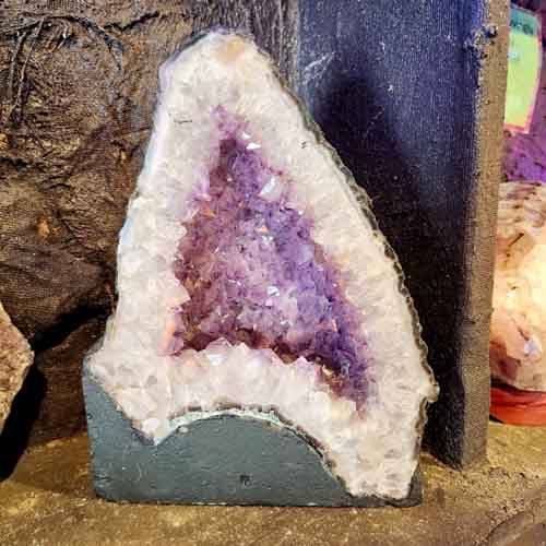 Amethyst Geode (approx. 27x21x15cm)