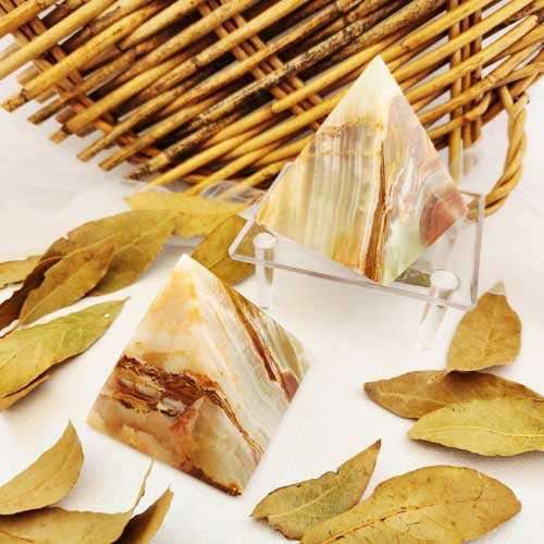 Banded Calcite aka Marble Onyx Pyramid (assorted. approx. 7.6-7.8x7.5cm)